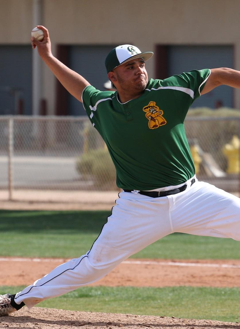 Sati Santa Cruz fires right at 'em Saturday