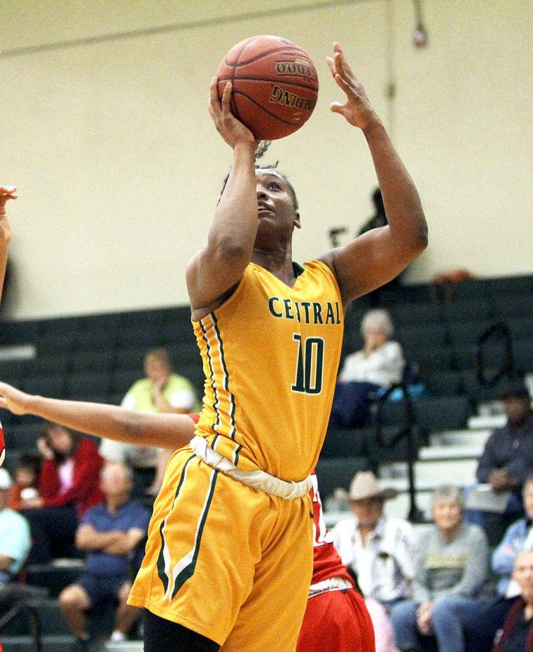 Kiara Knox leads all Central scorers with 21. Photos: Rodney Haas Pinal Central