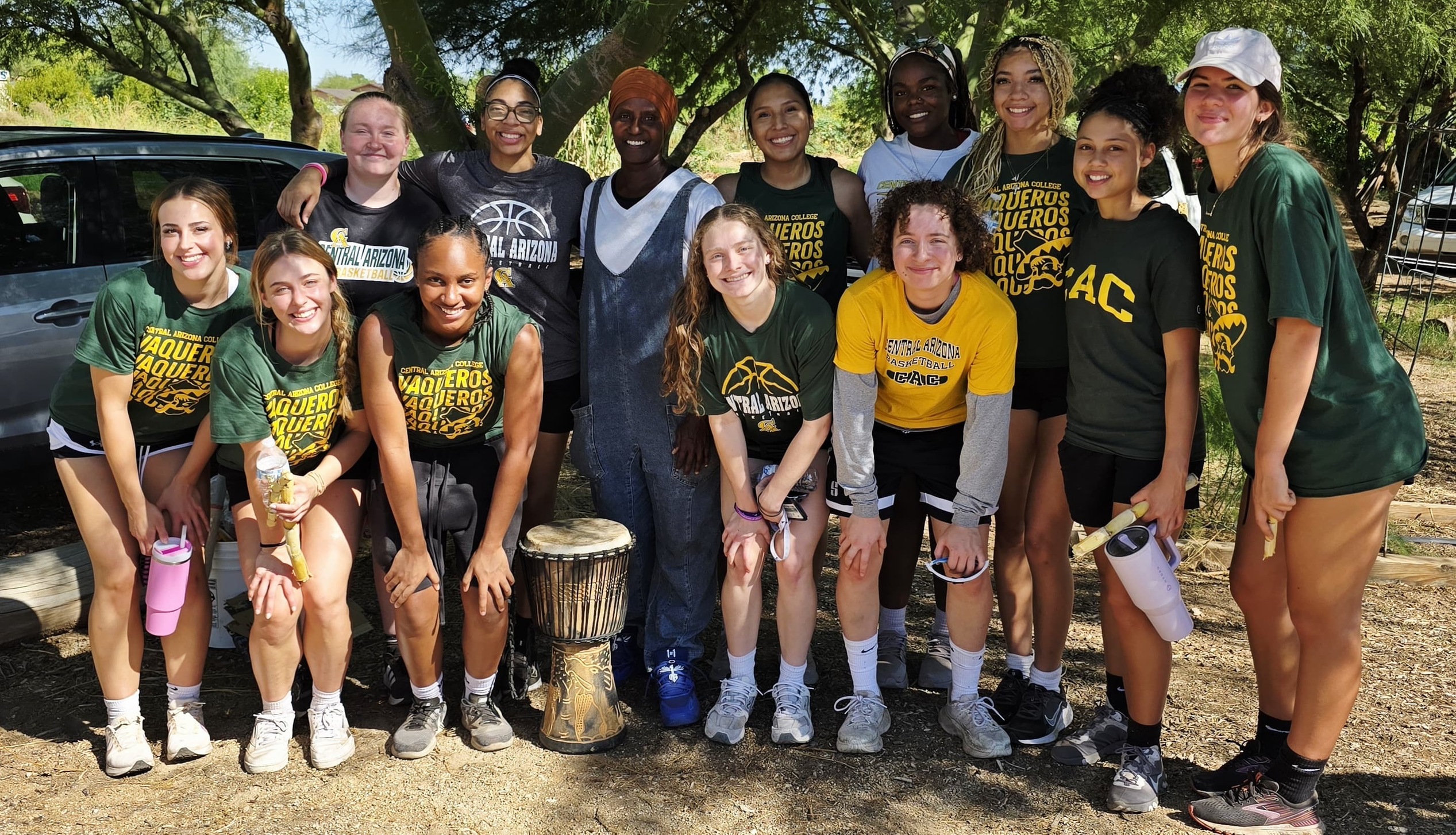 Women's Basketball Volunteering at the Farm with Bridget Pettis